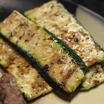 balsamico gegrilde courgette