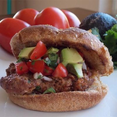 chipotle burgers met avocado salsa