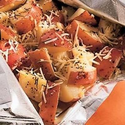 perfecte knoflook en parmezaanse aardappelen