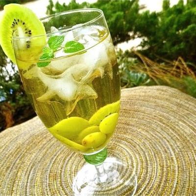 witte sangria met kiwi