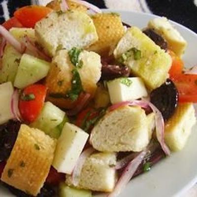 panzanella salade (broodsalade)