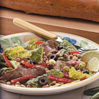 beef 'n' black-eyed pea-salade