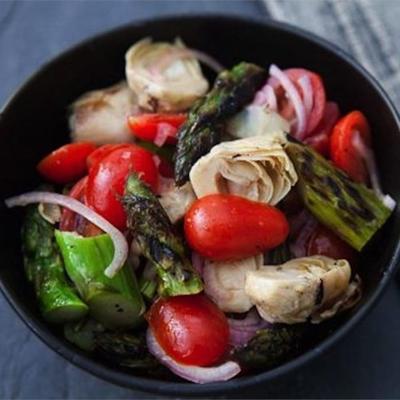 gegrilde aubergine en aspergesalade