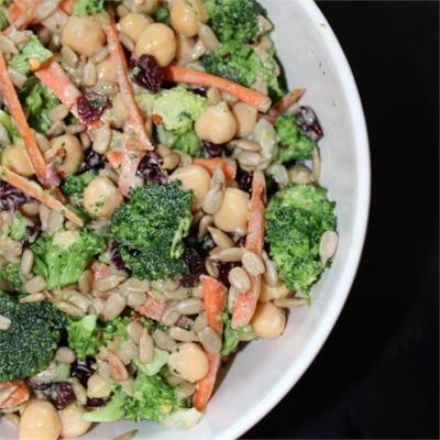 bomen, zaden en bonen (broccoli slaw)