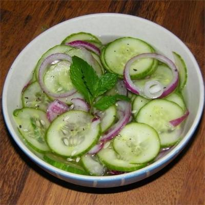 zoete en pittige Thaise komkommersalade