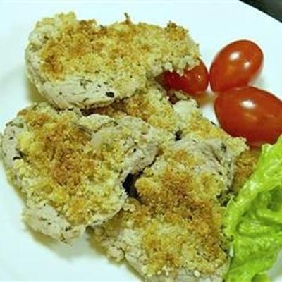 pan-aangebraden gemarineerde varkensschnitzels met een parmezaan-knoflook korst