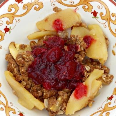 Apple knapperig met cranberrycompote