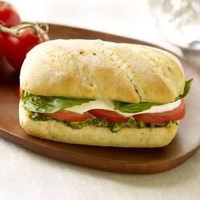 tomaat basilicum mozzarella smelten
