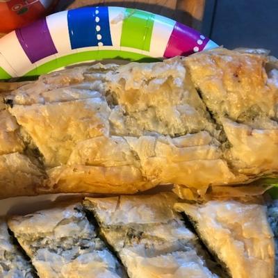 make-ahead spinazie-phyllo-roll-ups van philadelphia®