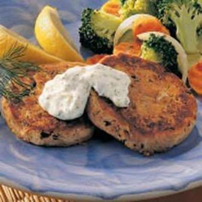 tonijnpasteitjes met dillesaus