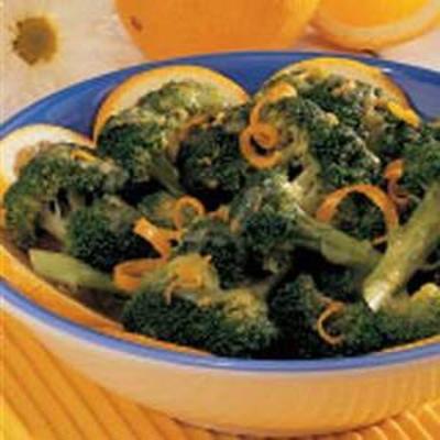 broccoli met sinaasappelsaus