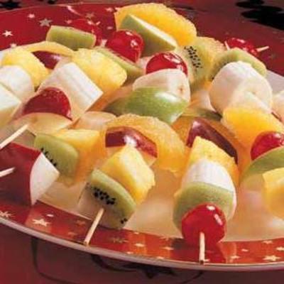 kerst fruit kabobs