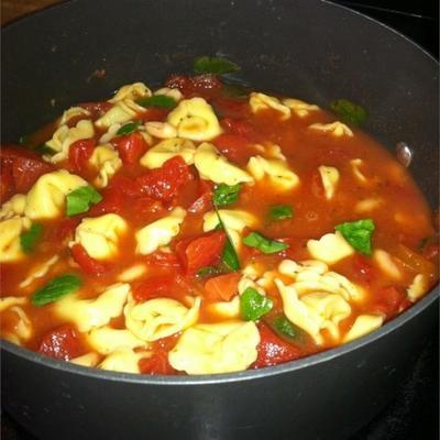 eenvoudige tortellini soep