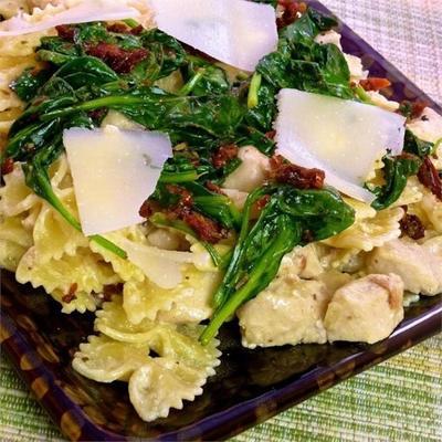 mascarpone pasta met kip, spek en spinazie
