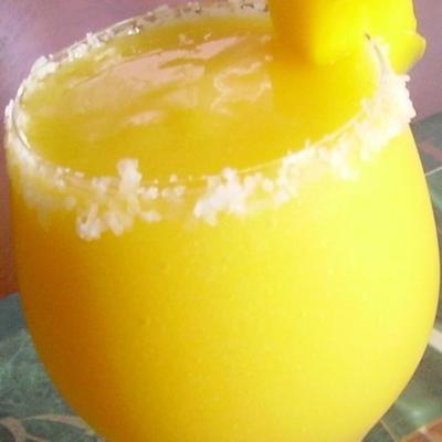 prachtige bevroren mango-margarita's