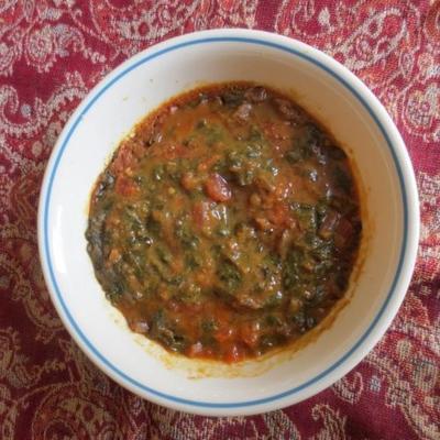 spinazie en tomaat dal (Indiase linzensoep)