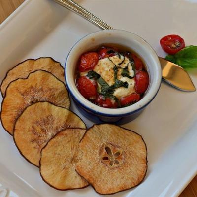 gebakken geitenkaas caprese salade