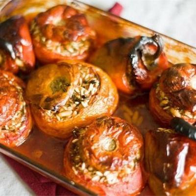 Griekse gevulde tomaten en paprika's (yemista)