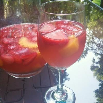 berry limonade sangria