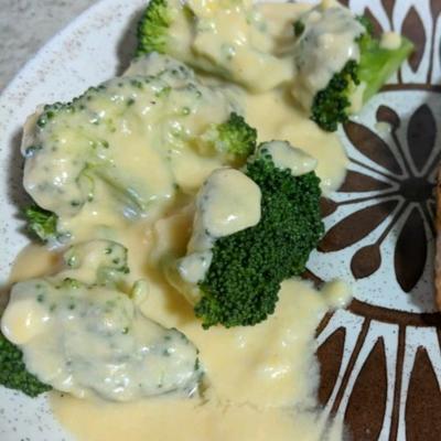 kaassaus voor broccoli en bloemkool