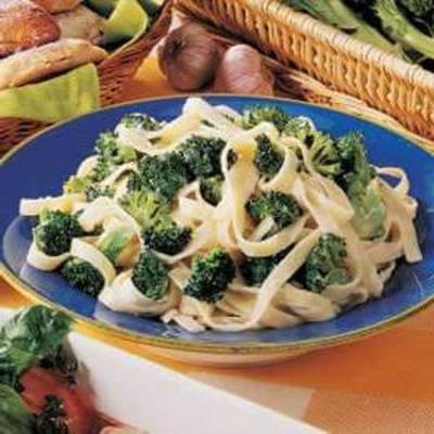 broccoli fettuccine alfredo