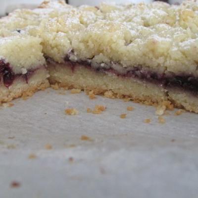 Blackberry shortbread bars