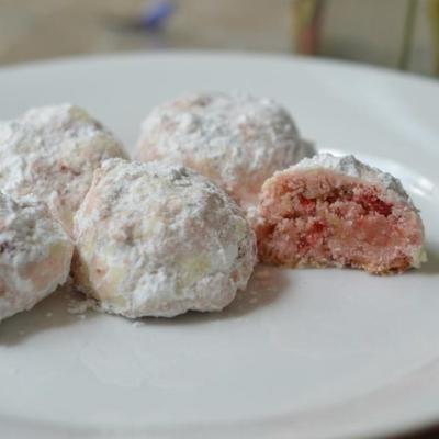 cherry sneeuwbal cookies