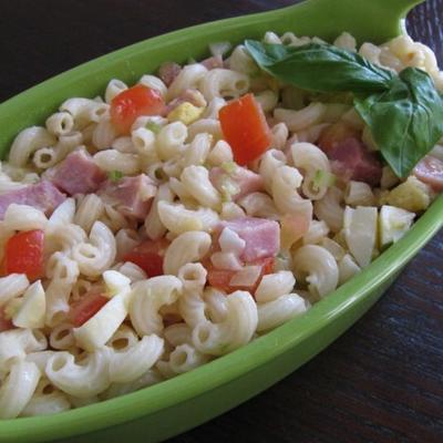 macaroni, ananas en ham salade