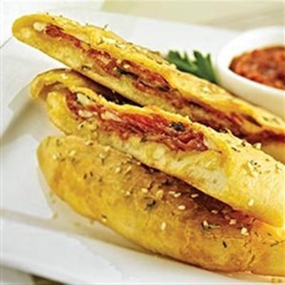 mini calzones met margherita® pepperoni