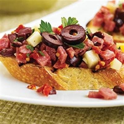 margherita® zongedroogde tomaat en salami-bruschetta