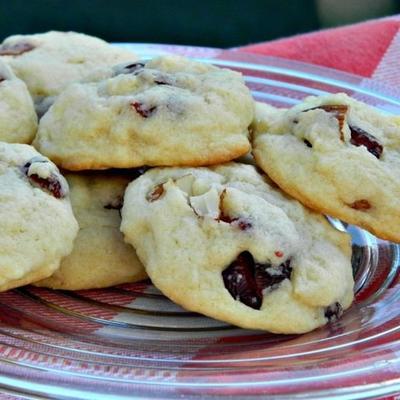 zachte suikerkoekjes met witte chocolade, amandelen en veenbessen