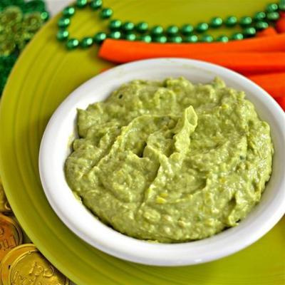 groene avocado dip van de prei