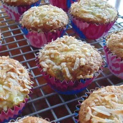 eenvoudige muffins van pina colada