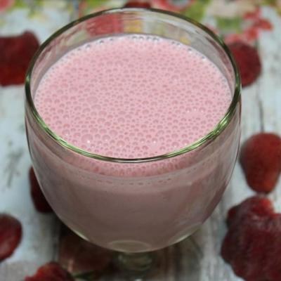 smakelijke aardbei smoothie