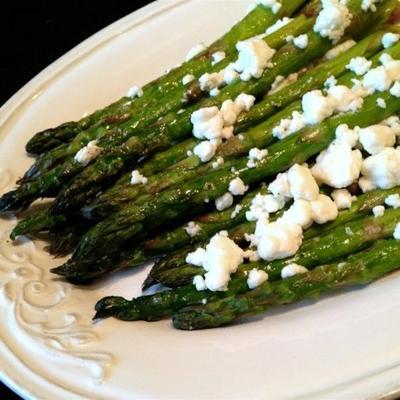 geroosterde asperges met geitenkaas