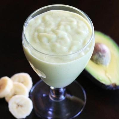 eenvoudige avocado-milkshake