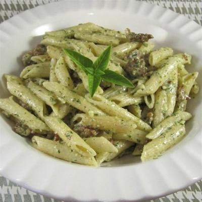 romige pesto penne met worst