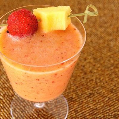 aardbei, peer, ananas en mint smoothie