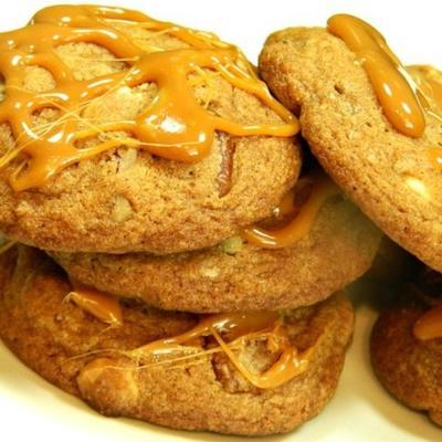 caramel pecan cinnamon roll cookies