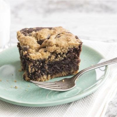 chocolate chip cookie brownies