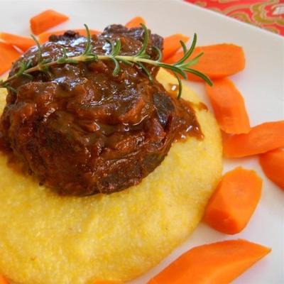 korte ribben gestoofd met champignons en tomaten