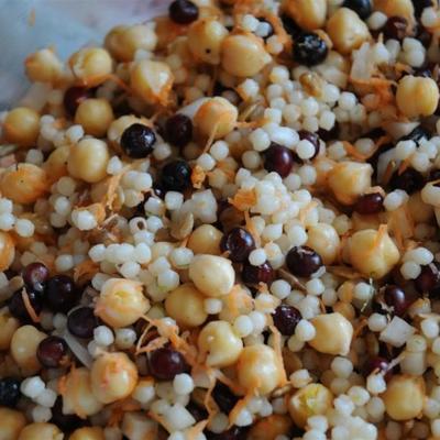 citroenachtige quinoa met kikkererwten en bosbessen