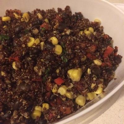 pittige quinoa, bonen en pepersalade