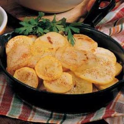 skillet squash en aardappelen