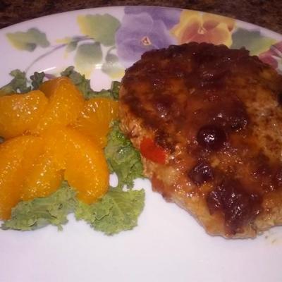 kalkoen salisbury steak met cranberry-sinaasappeljus