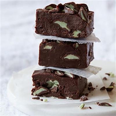 pure chocolade fudge met mint gevulde delightfulls ™