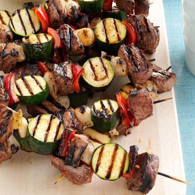 plantaardige rundvlees-kabobs