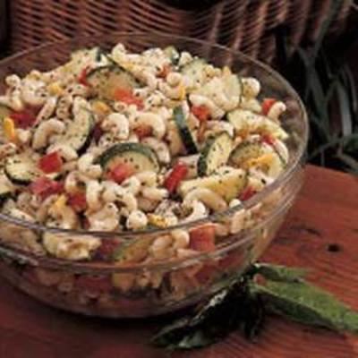 macaronisalade met basilicumdressing