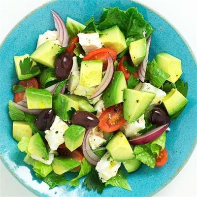 Griekse salade door avocado's uit Mexico