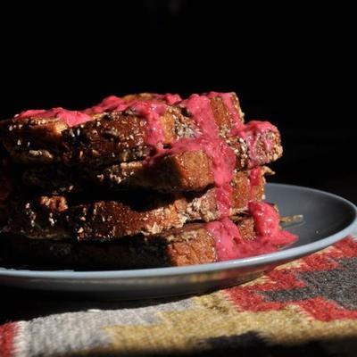 chia zaad, kokos en frambozen stokbrood